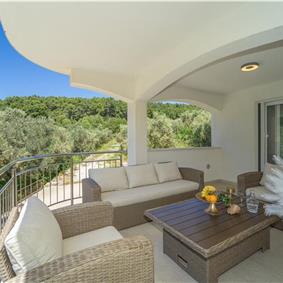 6 Bedroom Beachfront Villa with Heated Pool near Vela Luka on Korcula Island, Sleep 12